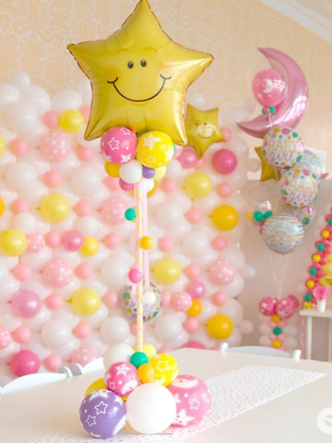 Fóliový balónek hvězda s podsadou, krásná balónková dekorace v pastelových barvách