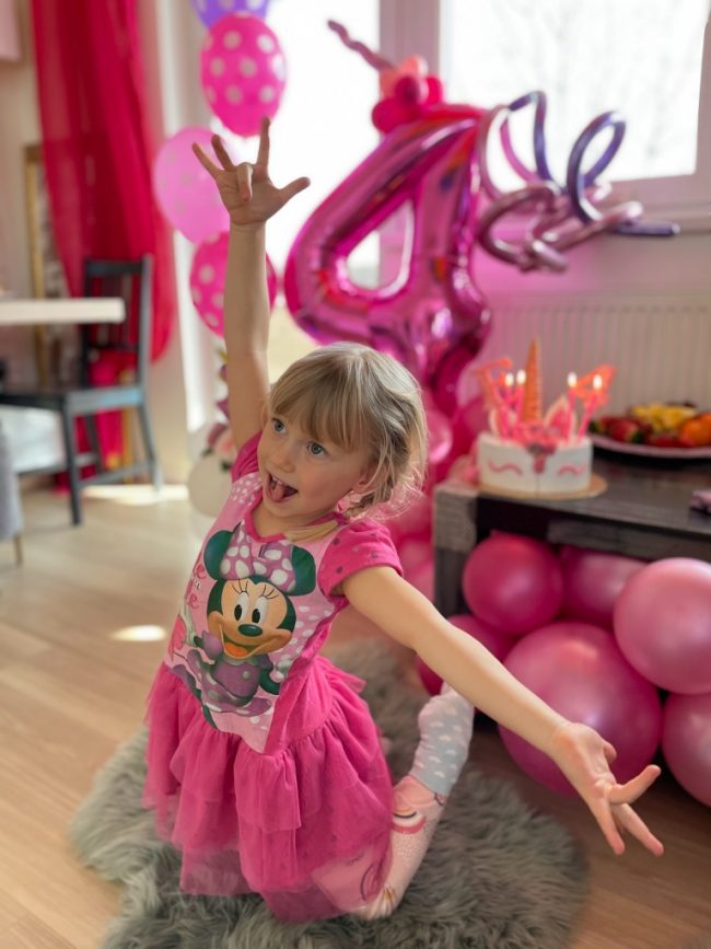 Balónky s héliem pro holky na dětskou oslavu i foliový balon číslo